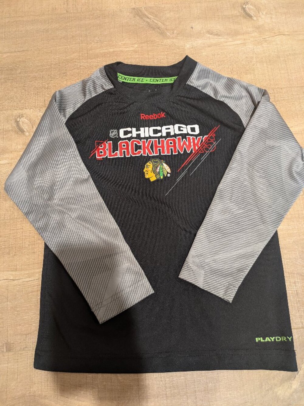 Boys 5T/6T  Reebok Chicago Blackhawks Long Sleeve Jersey Tee